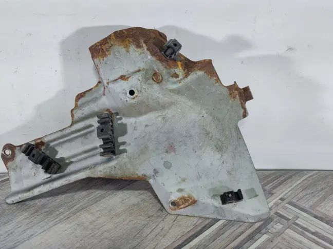 Экран топливопровода Range Rover Sport L320 3.6