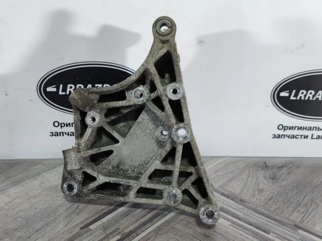 Кронштейн генератора Range Rover L320 3.6