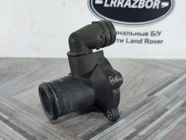 Крышка термостата Range Rover L320 L322 3.6