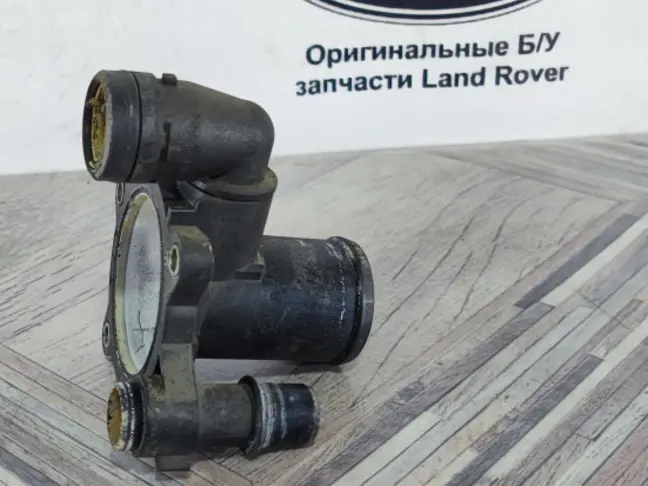 Крышка термостата Range Rover L320 L322 3.6