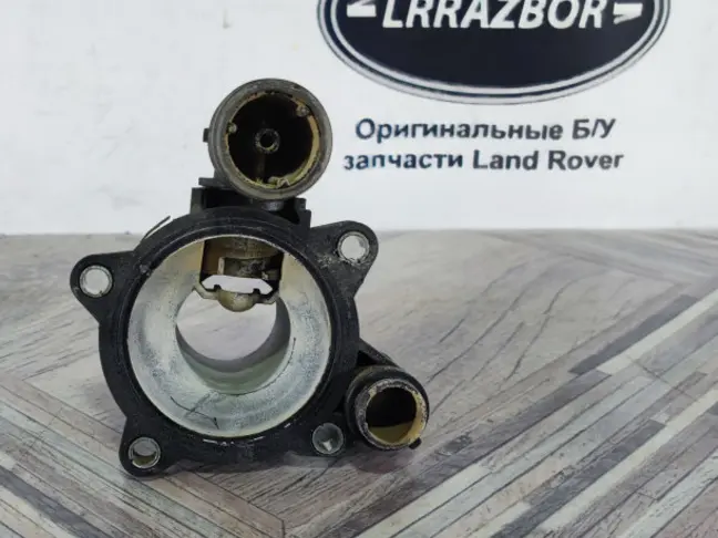 Крышка термостата Range Rover L320 L322 3.6