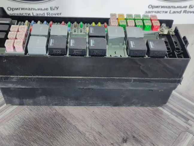 Блок предохранителей под капот Sport L320 3.6