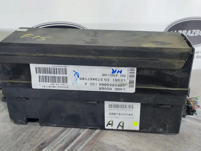 Блок предохранителей под капот Sport L320 3.6