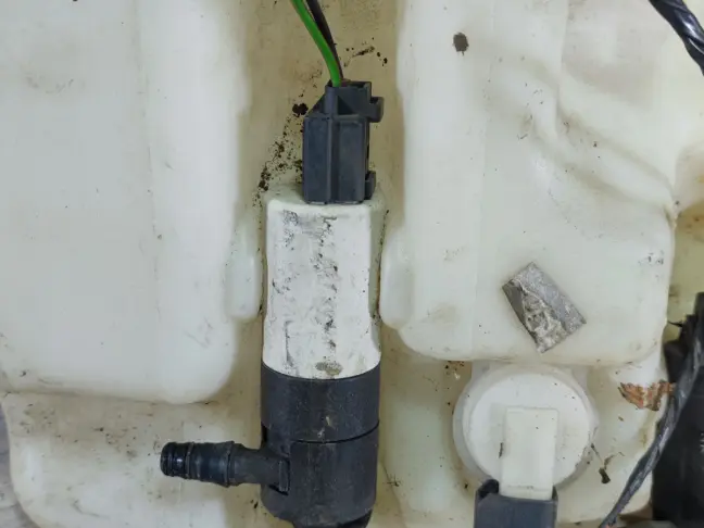 Бачок омывателя лобового стекла DISCOVERY 3 L319