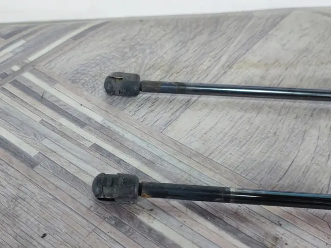 Амортизаторы крышки Range Rover Sport L320 05-11