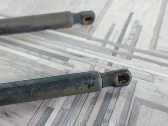 Амортизаторы крышки Range Rover Sport L320 05-11