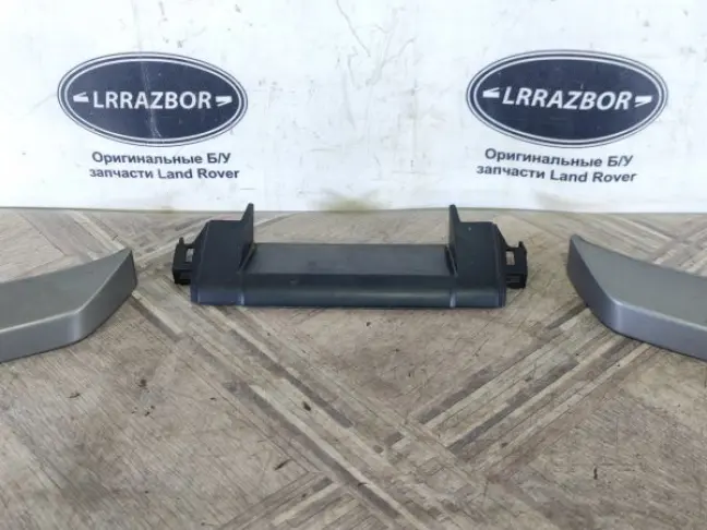 Вставка торпеды центр Range Rover Sport L320