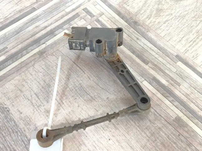 Датчик положения кузова задний RRS L320 рест