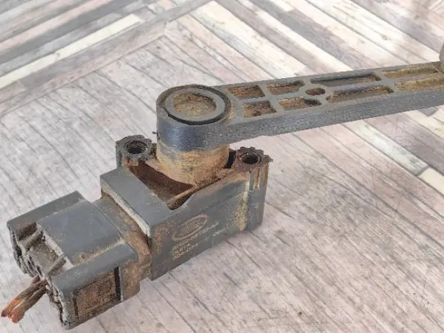 Датчик положения кузова задний RRS L320 рест