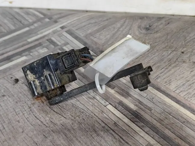 Датчик положения кузова задний RRS L320 дорест