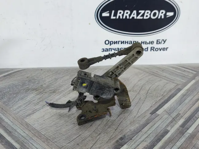 Датчик положения кузова передний RRS L320 дорест