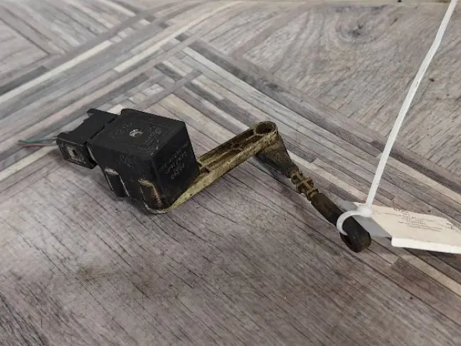 Датчик положения кузова передний RRS L320 дорест