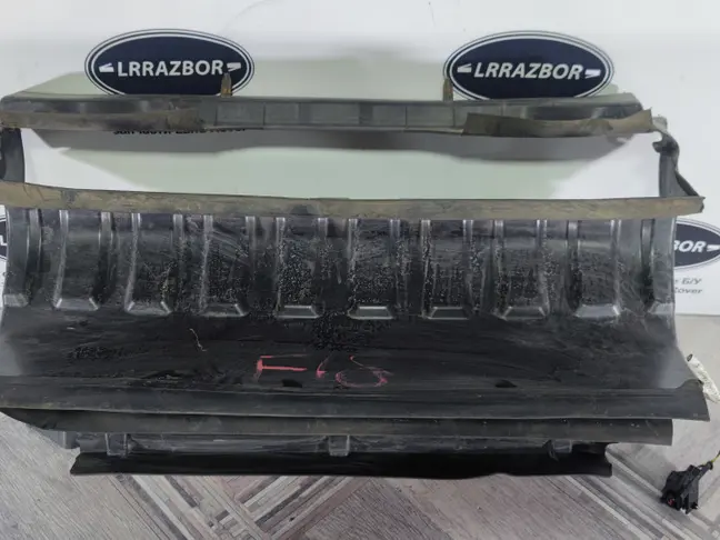 Диффузор центральный Range Rover L320 05-09