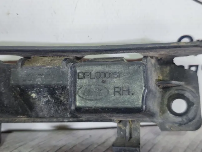 Кронштейн бампера правый Range Rover L320 05-09