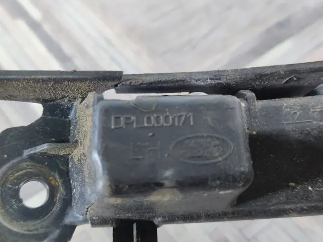 Кронштейн бампера левый Range Rover L320 05-09