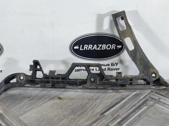 Кронштейн заднего бампера правый Sport L320