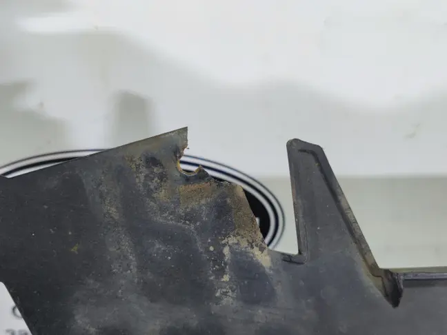 Кронштейн бампера правый Range Rover Sport L320