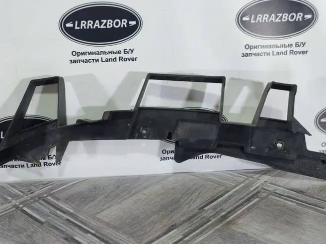 Кронштейн бампера правый Range Rover Sport L320