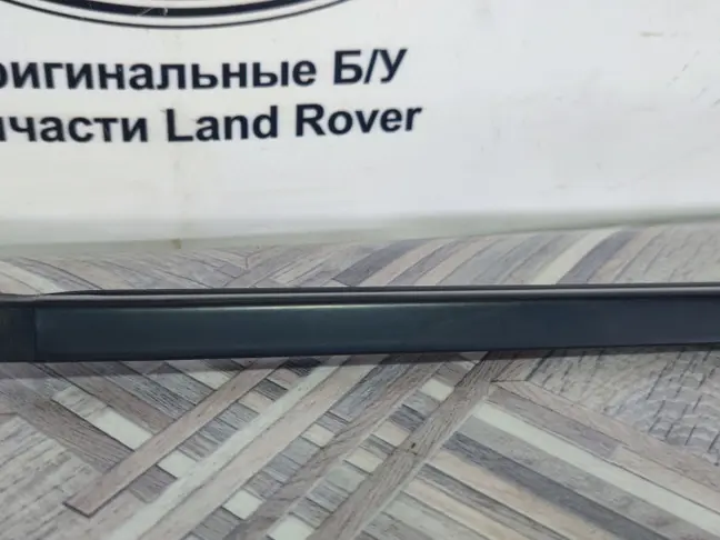 Молдинг стекла заднего правого Range Sport L320