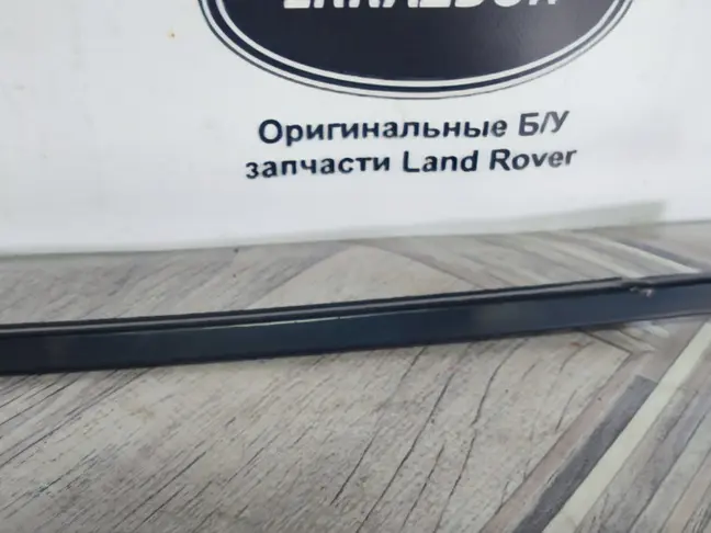 Молдинг стекла заднего правого Range Sport L320