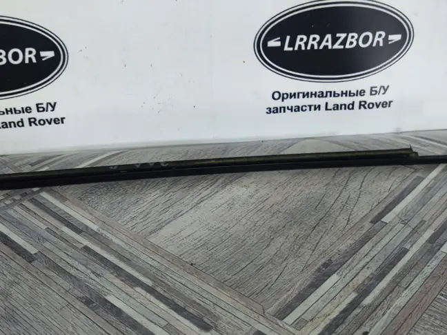 Молдинг стекла заднего правого Range Sport L320