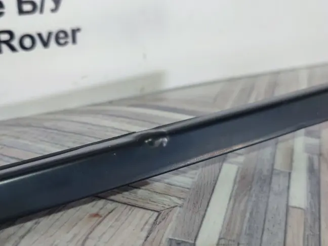 Молдинг стекла заднего правого Range Sport L320