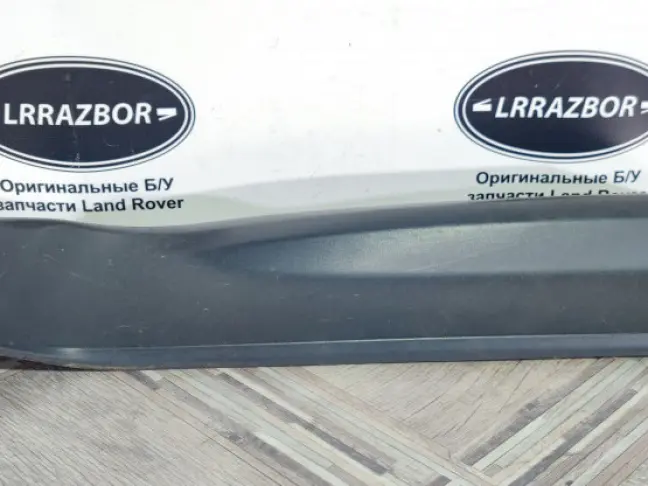 Молдинг двери задний левый  Range Rover Sport 320