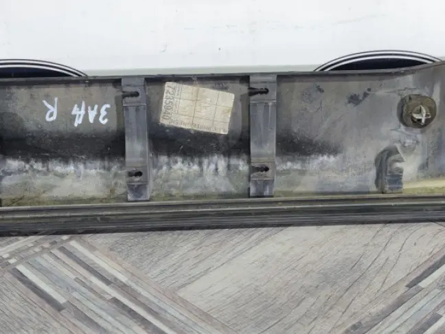 Молдинг двери задний правый Range Rover Sport 320