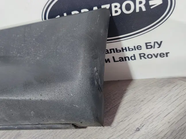 Молдинг передний правый  Range Rover Sport L320