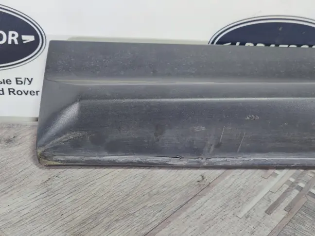 Молдинг передний правый  Range Rover Sport L320