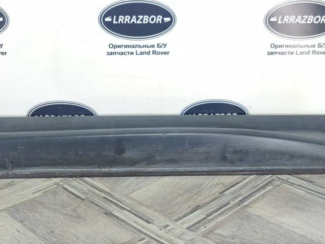 Молдинг передний правый  Range Rover Sport L320