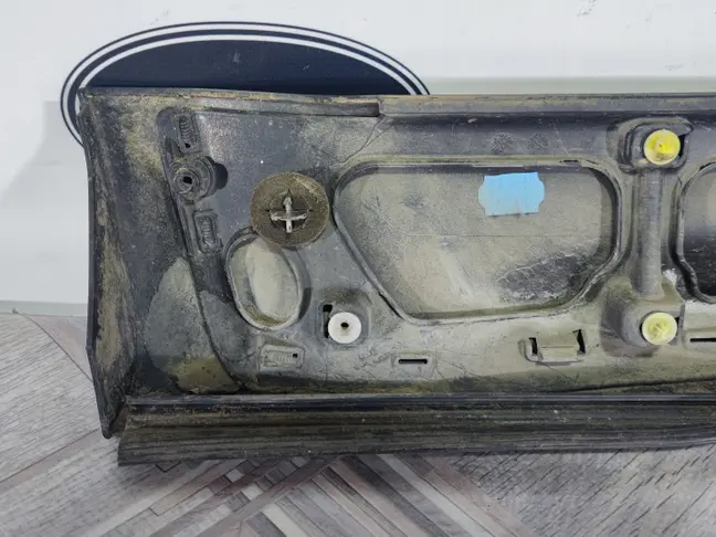 Молдинг двери задний левый  Range Rover Sport 320