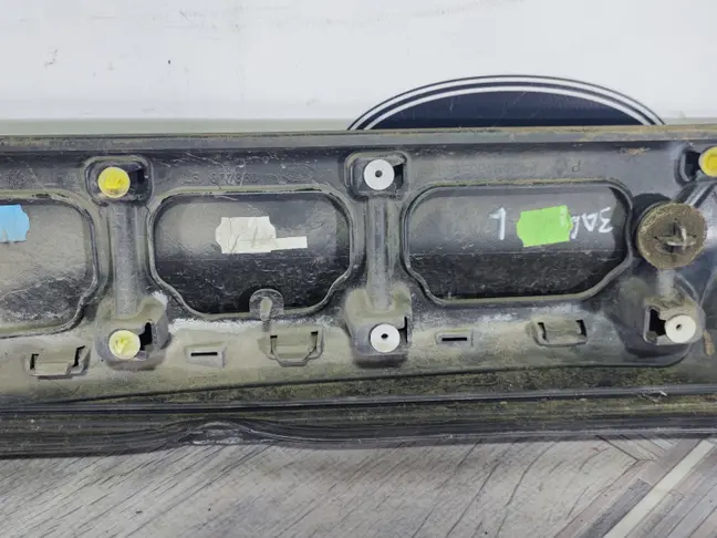 Молдинг двери задний левый  Range Rover Sport 320