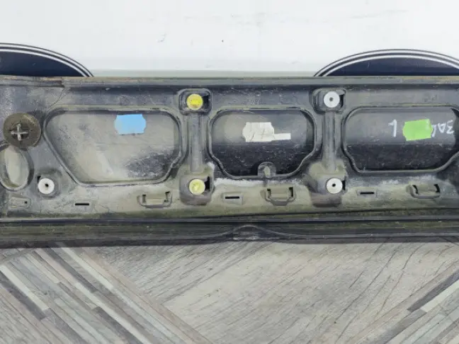 Молдинг двери задний левый  Range Rover Sport 320