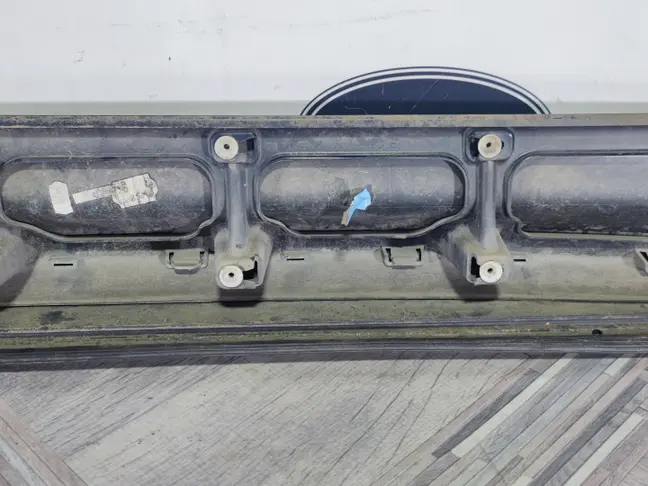 Молдинг передний левый  Range Rover Sport L320