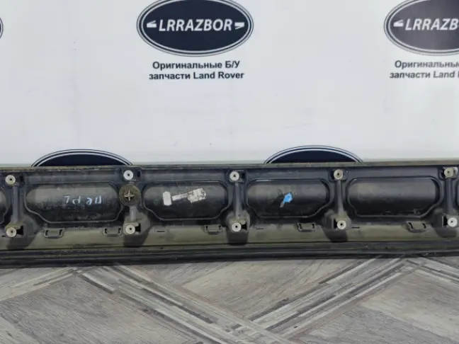 Молдинг передний левый  Range Rover Sport L320