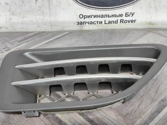 Жабра в крыло правая Range Rover Sport L320