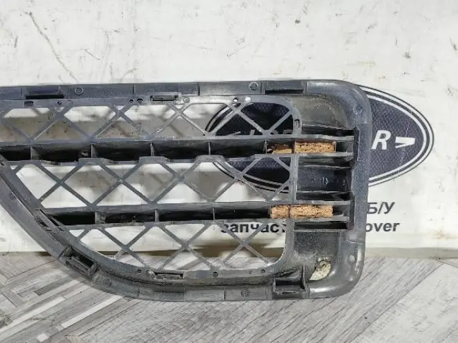 Жабра в крыло правая Range Rover Sport L320
