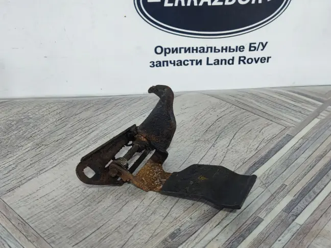 Защелка капота Land Rover Sport L320 05-13