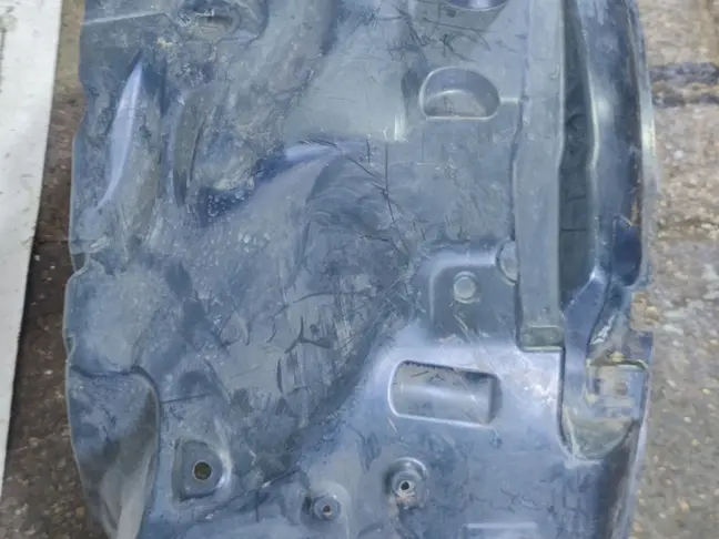 Подкрылок передний левый Range Rover Sport L320