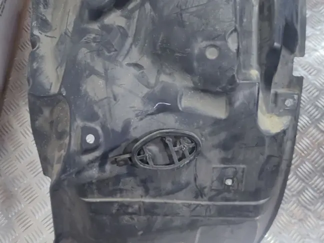 Подкрылок передний левый Range Rover Sport L320