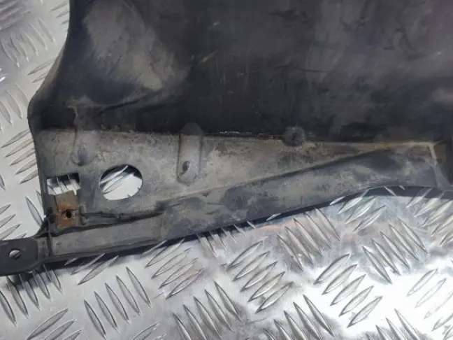 Подкрылок передний левый Range Rover Sport L320