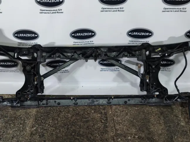 Панель передняя Land Rover DISCOVERY 3/4 L319