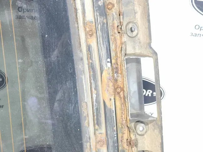 Стекло крышки багажника Range Rover Sport L320