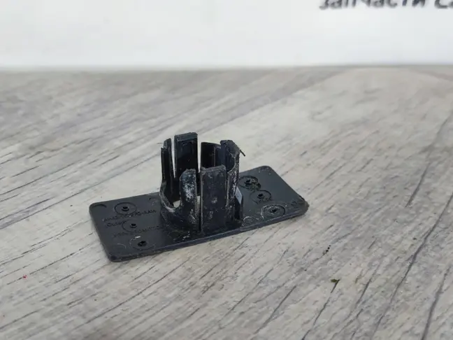 Гнездо парктроника Range Rover L322 2009-2012