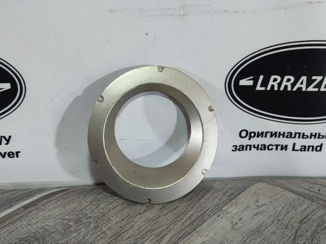 Рамка ПТФ левая Range Rover L322 02-05