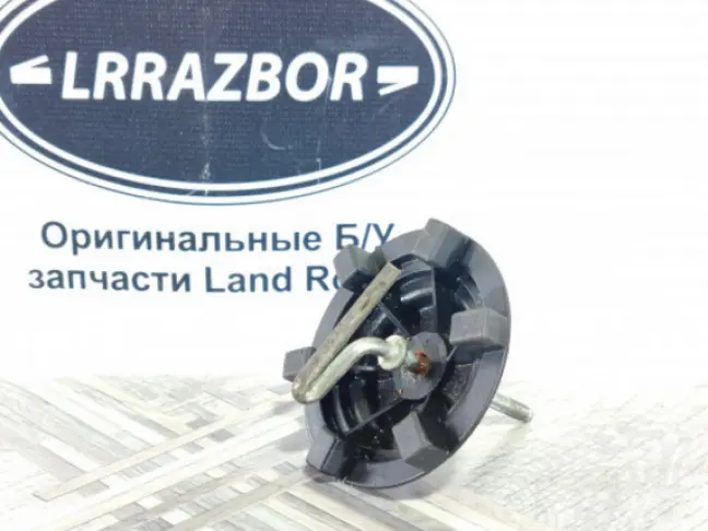 Держатель запаски в багажнике Range Rover 3 L322