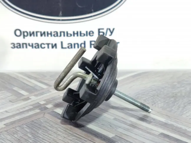 Держатель запаски в багажнике Range Rover 3 L322