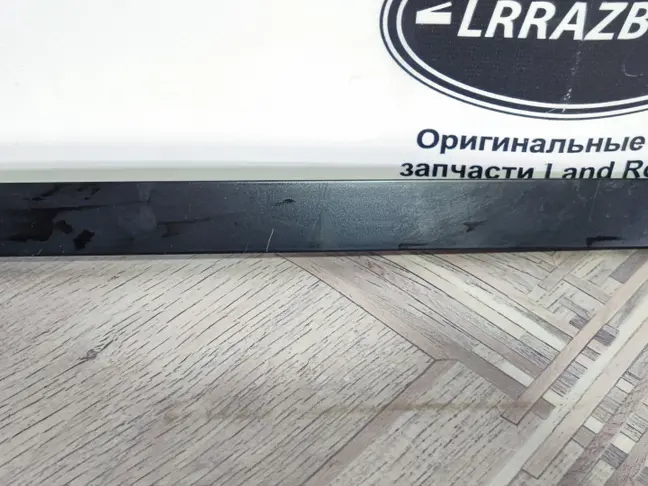 Молдинг стойки задний левый Range Rover L322