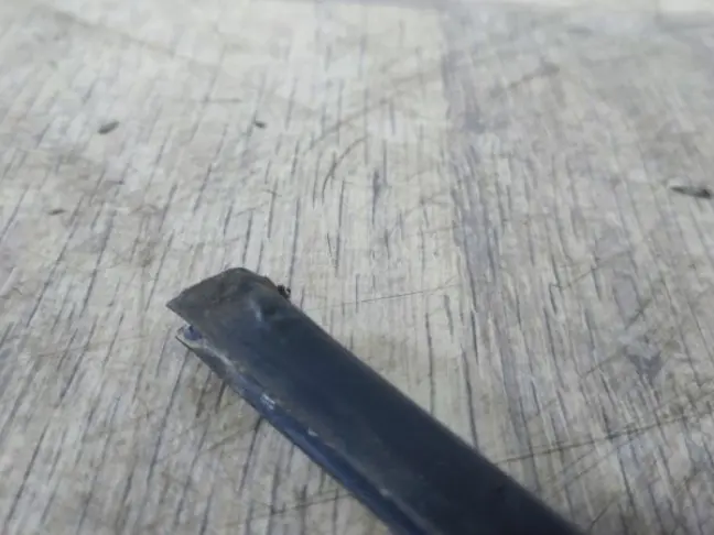 Молдинг стекла переднего левого Land Rover L322